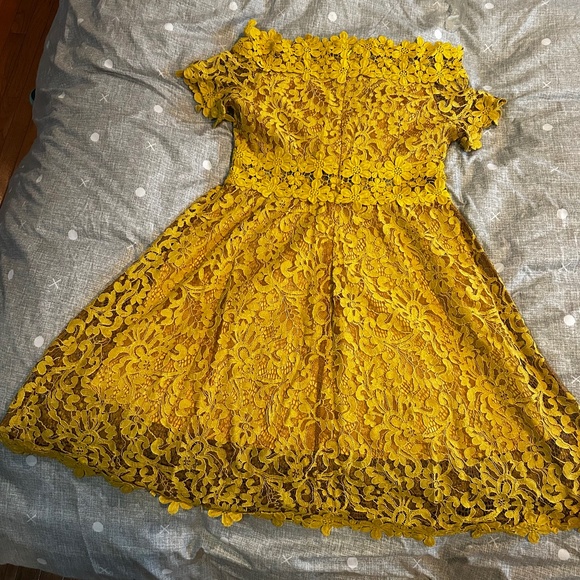 Dresses & Skirts - Golden dress